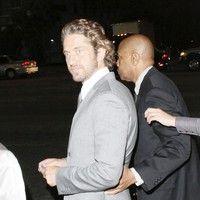 Gerard Butler signs autographs for fans at the 'Machine Gun Preacher' premiere | Picture 84217